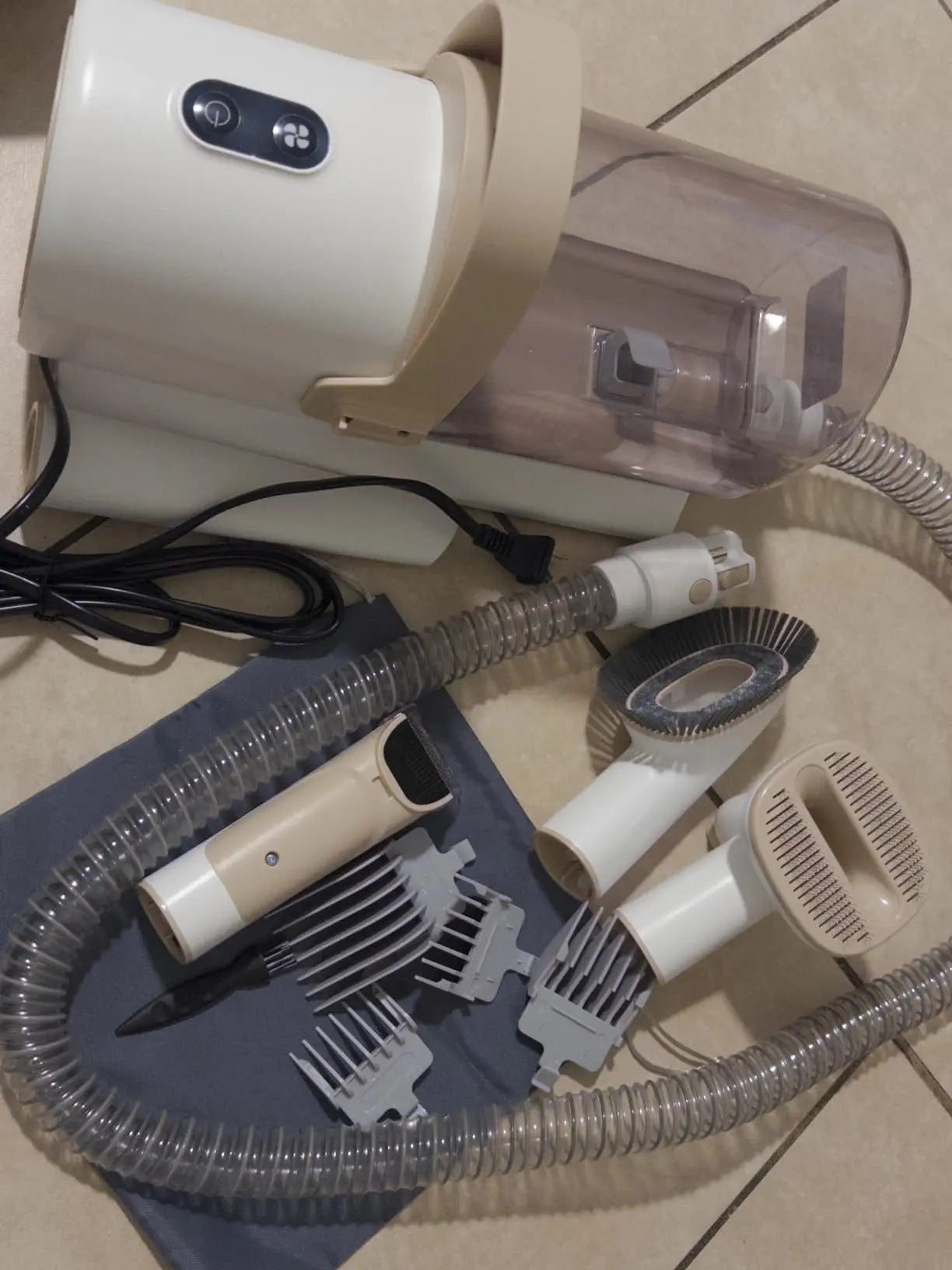 Professional 7-in-1 Pet Grooming Vacuum Kit - 11000Pa High Suction & Quiet Design